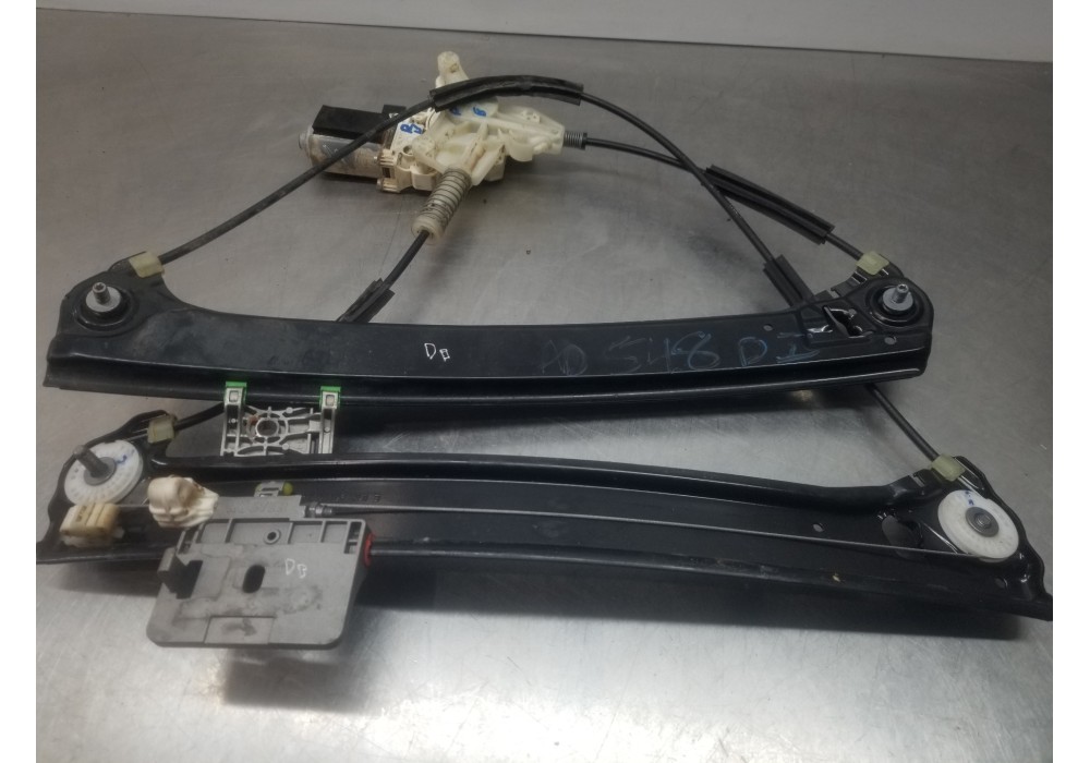 Recambio de elevalunas delantero izquierdo para mercedes clase c (w206) 220 d referencia OEM IAM A2367204901 A2367205101 A000906