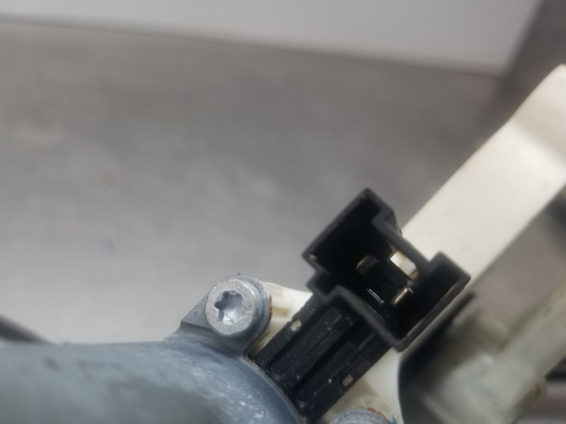 Recambio de elevalunas delantero izquierdo para mercedes clase c (w206) 220 d referencia OEM IAM A2367204901 A2367205101 A000906