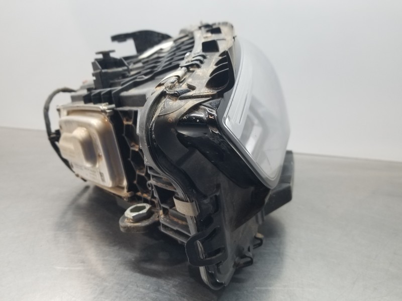 Recambio de faro izquierdo para mercedes clase c (w206) 220 d referencia OEM IAM A2369066900 A2369065300 A2239006230