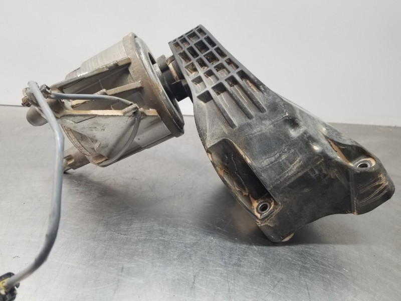 Recambio de soporte motor derecho para mercedes clase c (w206) 220 d referencia OEM IAM A2362401800 A236240180028 