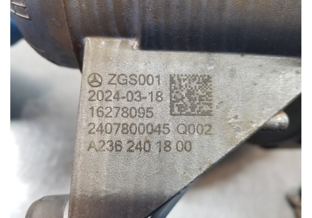 Recambio de soporte motor derecho para mercedes clase c (w206) 220 d referencia OEM IAM A2362401800 A236240180028 