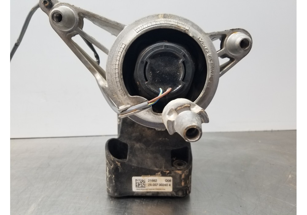 Recambio de soporte motor izquierdo para mercedes clase c (w206) 220 d referencia OEM IAM A2362401700 A236240170028 