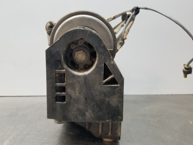 Recambio de soporte motor izquierdo para mercedes clase c (w206) 220 d referencia OEM IAM A2362401700 A236240170028 