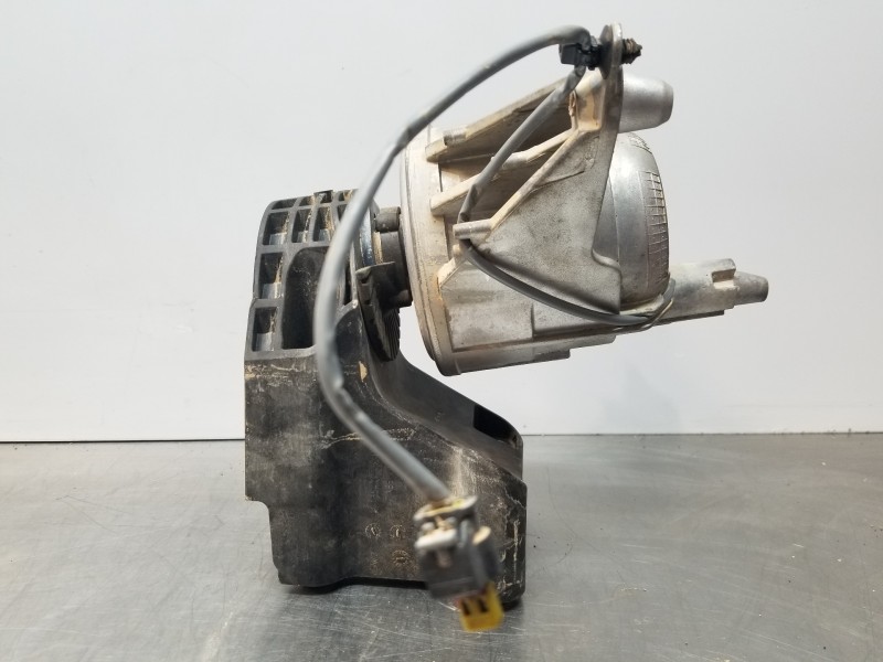 Recambio de soporte motor izquierdo para mercedes clase c (w206) 220 d referencia OEM IAM A2362401700 A236240170028 