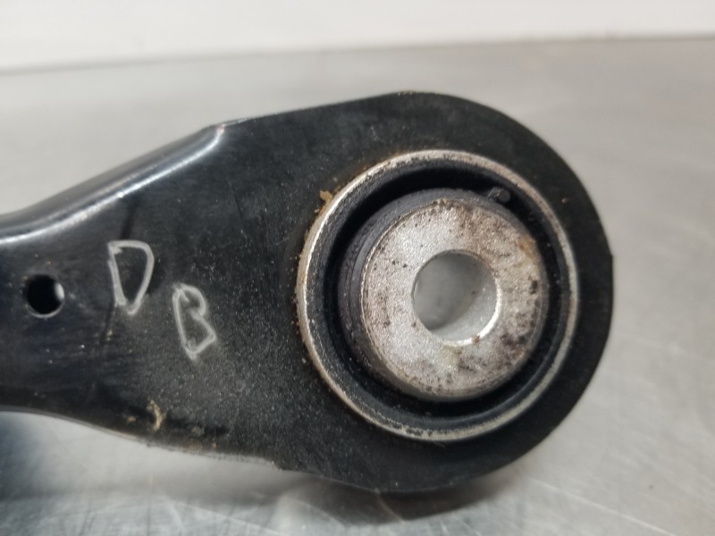 Recambio de tirante trasero derecho para mercedes clase c (w206) 220 d referencia OEM IAM A2063501600  