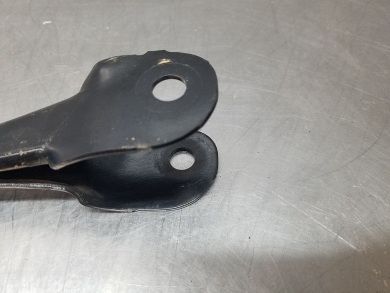 Recambio de tirante trasero derecho para mercedes clase c (w206) 220 d referencia OEM IAM A2063501600  