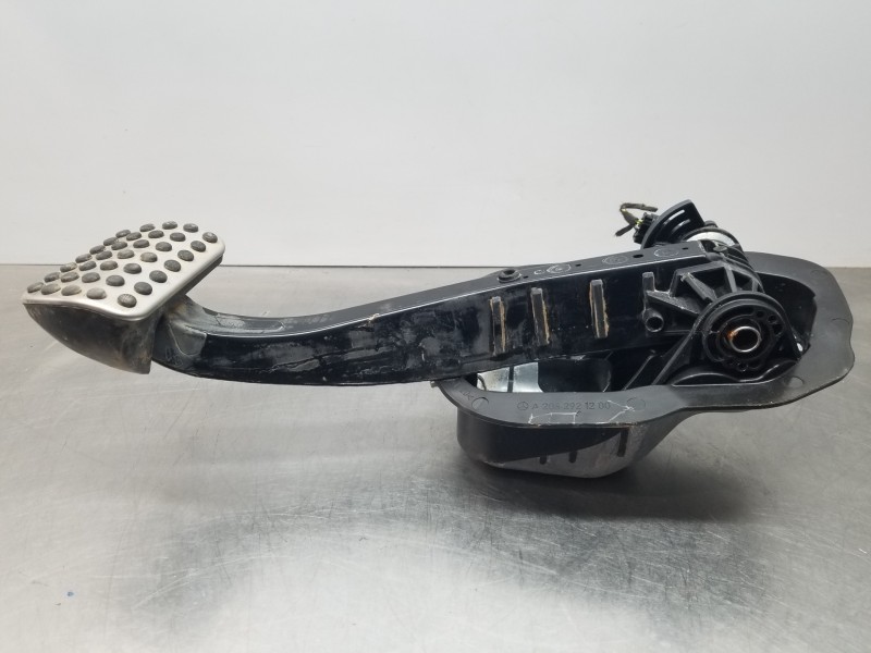 Recambio de pedal freno para mercedes clase c (w206) 220 d referencia OEM IAM A2062906100 A2062906200 A2062906600