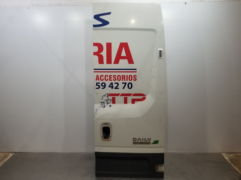 Recambio de porton trasero derecho para iveco daily caja cerrada h2 referencia OEM IAM 5801520002  