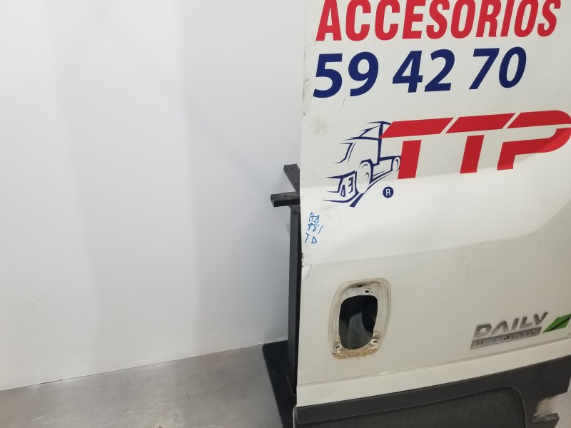 Recambio de porton trasero derecho para iveco daily caja cerrada h2 referencia OEM IAM 5801520002  