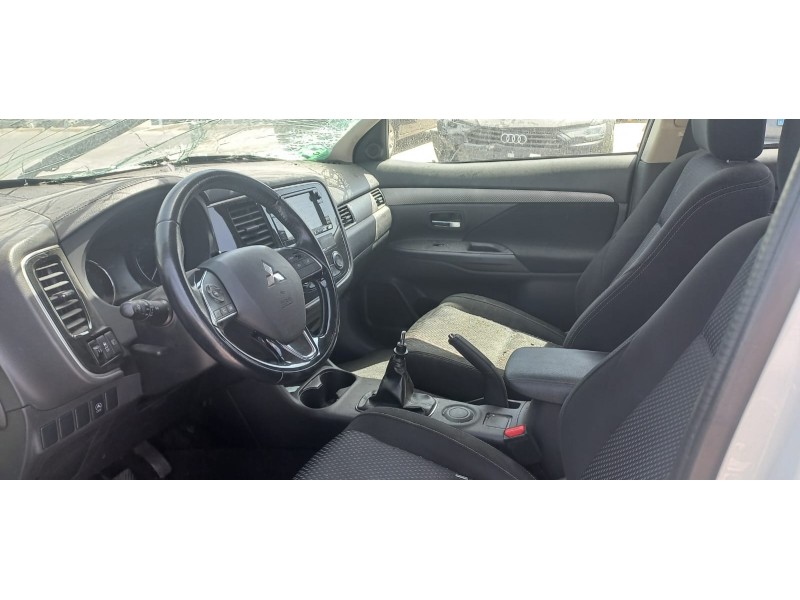 mitsubishi outlander (gf0) del año 2016