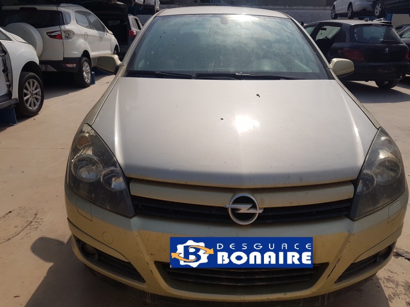 opel astra h berlina del año 2004