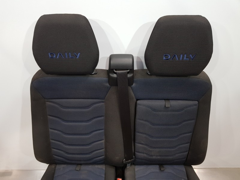 Recambio de asiento delantero derecho para iveco daily caja cerrada h2 referencia OEM IAM 5802098608  