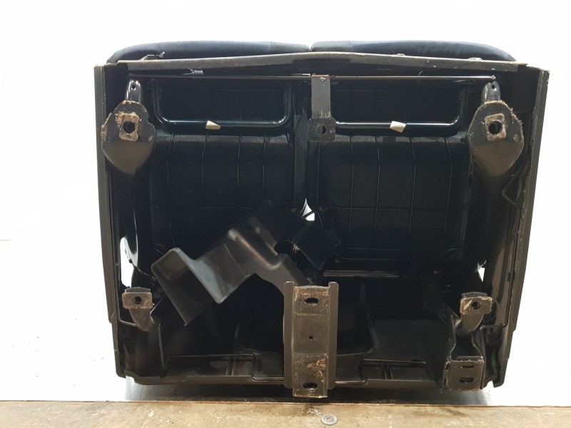 Recambio de asiento delantero derecho para iveco daily caja cerrada h2 referencia OEM IAM 5802098608  