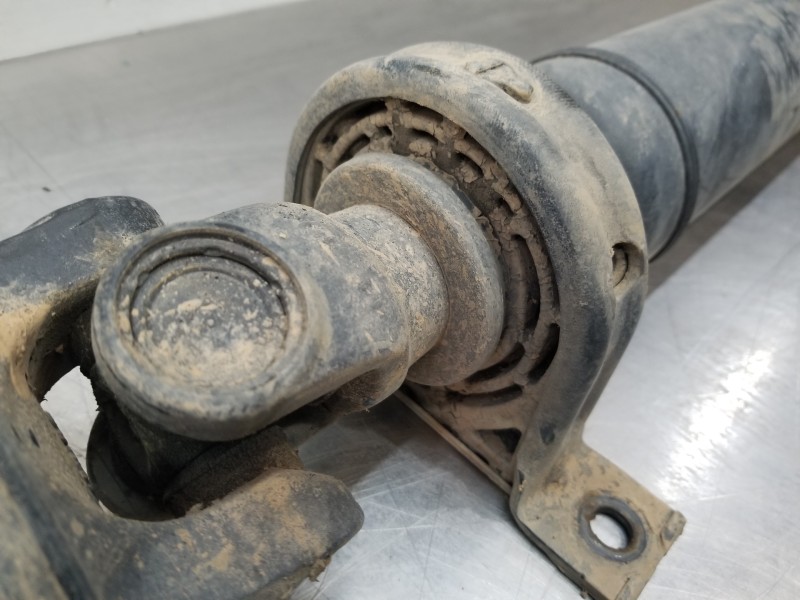 Recambio de transmision central para iveco daily caja cerrada h2 referencia OEM IAM 5802286640  