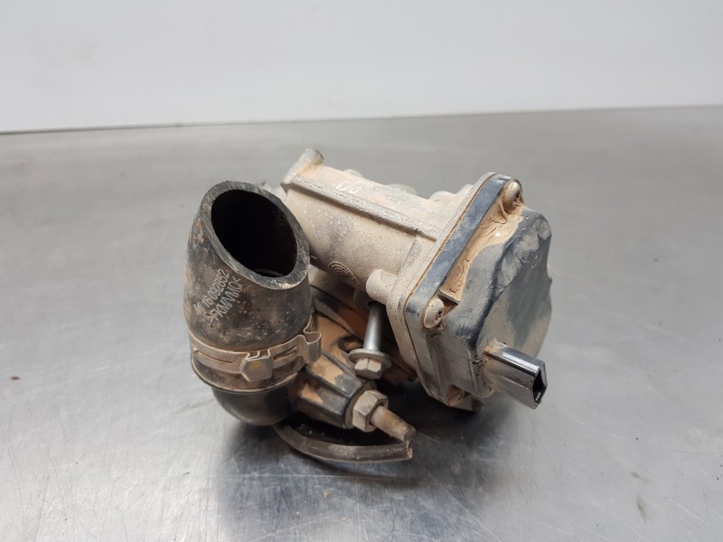 Recambio de valvula egr para renault kangoo combi referencia OEM IAM 147102557R  