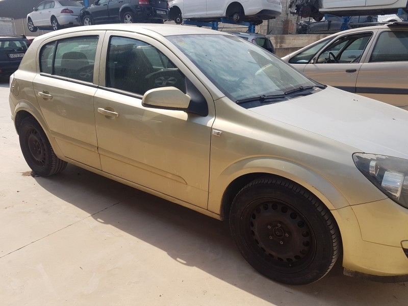 opel astra h berlina del año 2004