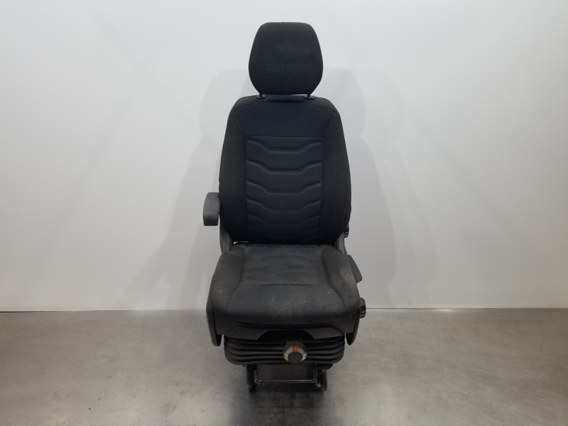 Recambio de asiento delantero izquierdo para iveco daily caja cerrada h2 referencia OEM IAM 5802096637  