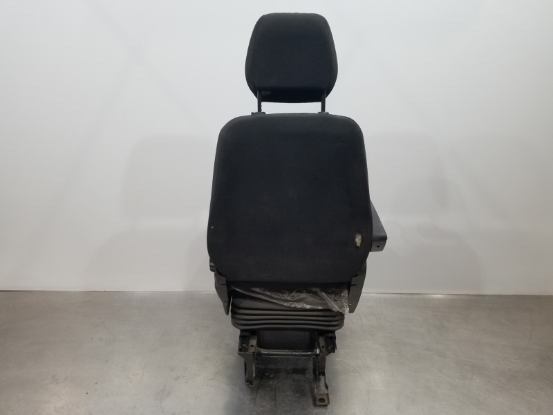 Recambio de asiento delantero izquierdo para iveco daily caja cerrada h2 referencia OEM IAM 5802096637  