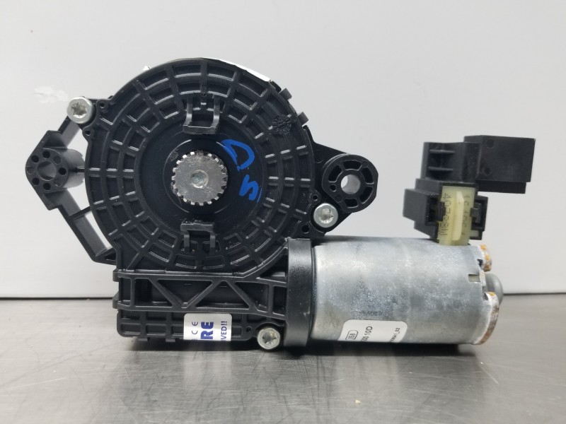 Recambio de motor techo electrico para mercedes clase c (w206) 220 d referencia OEM IAM A2369065200  