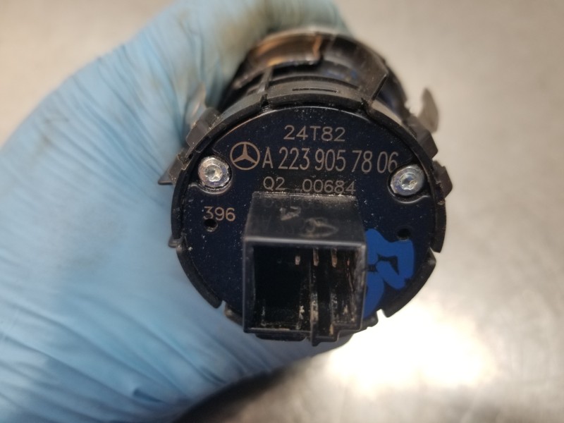 Recambio de cinturon seguridad delantero izquierdo para mercedes clase c (w206) 220 d referencia OEM IAM A2068602301  