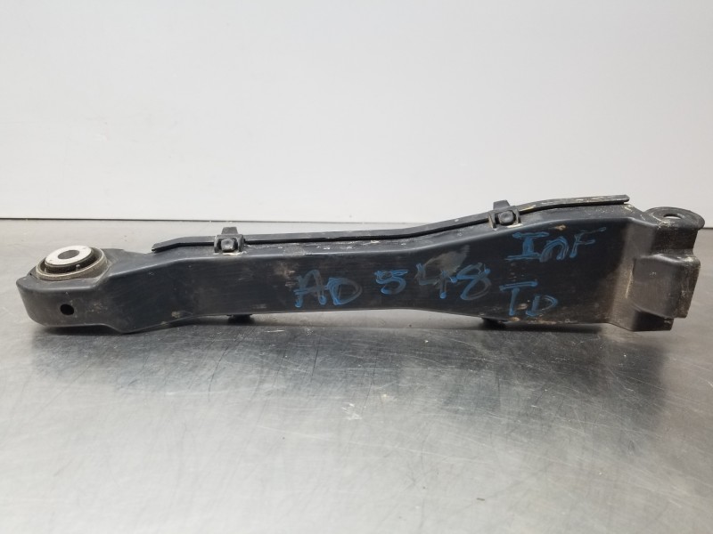 Recambio de brazo suspension inferior trasero derecho para mercedes clase c (w206) 220 d referencia OEM IAM A2063501700  