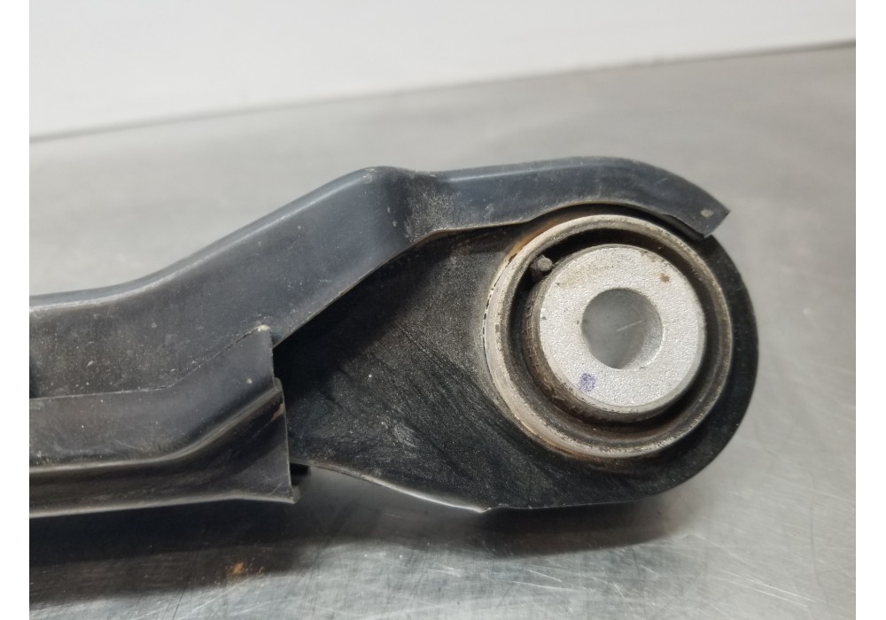 Recambio de brazo suspension inferior trasero derecho para mercedes clase c (w206) 220 d referencia OEM IAM A2063501700  