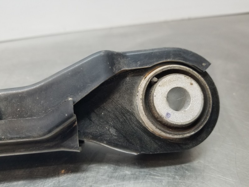 Recambio de brazo suspension inferior trasero derecho para mercedes clase c (w206) 220 d referencia OEM IAM A2063501700  