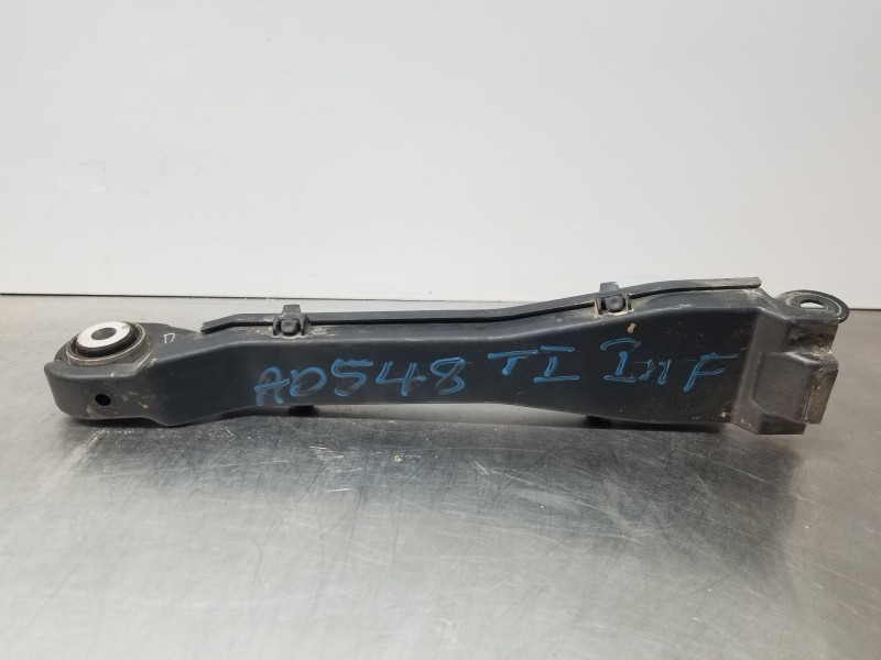 Recambio de brazo suspension inferior trasero izquierdo para mercedes clase c (w206) 220 d referencia OEM IAM A2063501700  