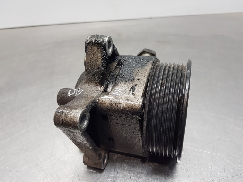 Recambio de bomba direccion para iveco daily caja cerrada h2 referencia OEM IAM 5801893653  