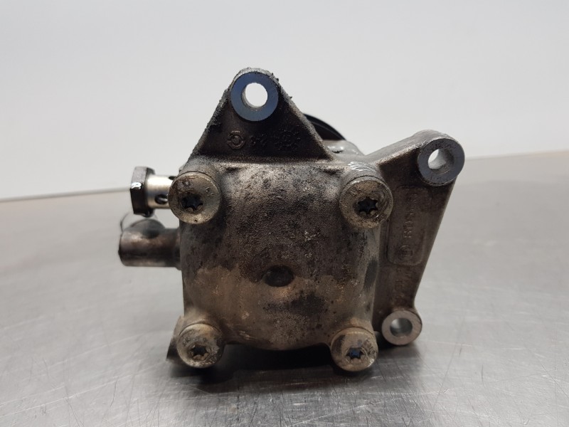 Recambio de bomba direccion para iveco daily caja cerrada h2 referencia OEM IAM 5801893653  