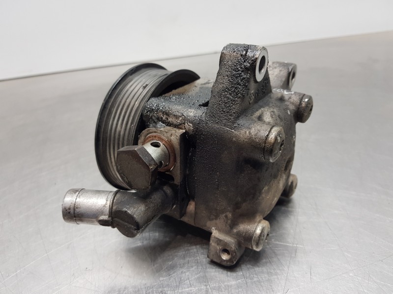 Recambio de bomba direccion para iveco daily caja cerrada h2 referencia OEM IAM 5801893653  