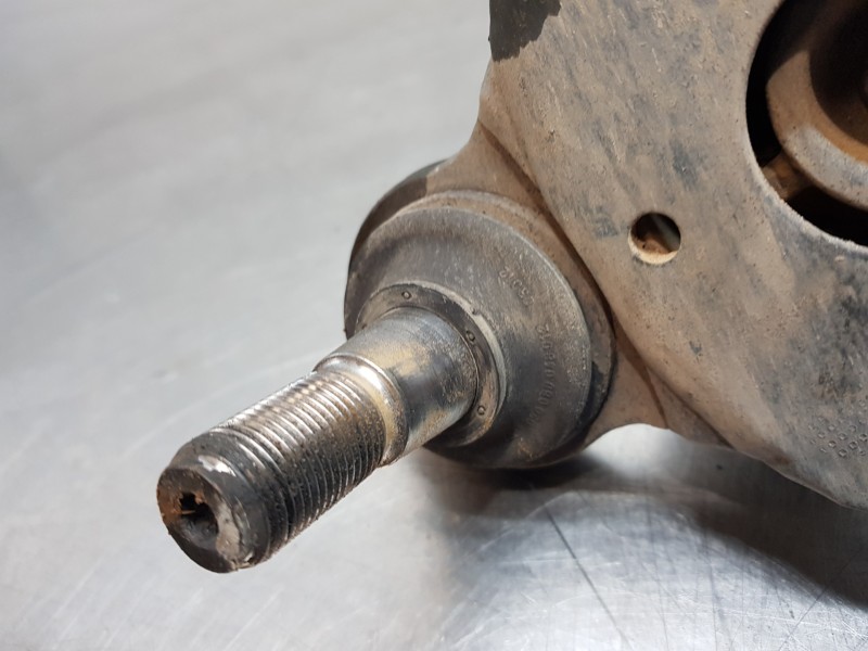 Recambio de brazo suspension inferior delantero derecho para iveco daily caja cerrada h2 referencia OEM IAM 5801564316  