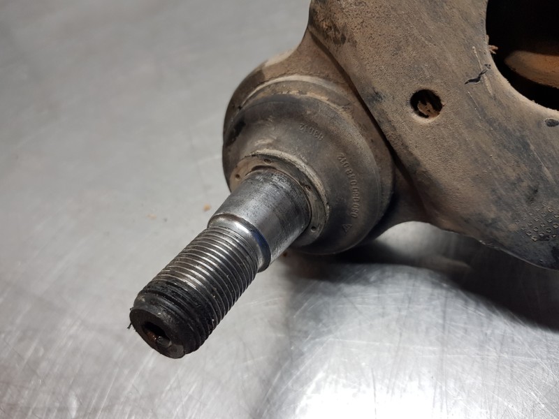 Recambio de brazo suspension inferior delantero izquierdo para iveco daily caja cerrada h2 referencia OEM IAM 5801564316  