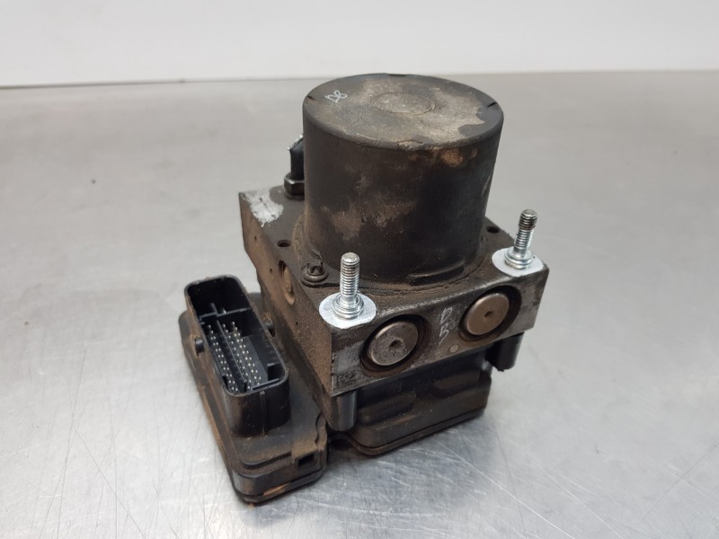 Recambio de abs para iveco daily caja cerrada h2 referencia OEM IAM 5802320389 5802268475 