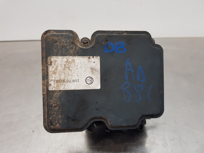 Recambio de abs para iveco daily caja cerrada h2 referencia OEM IAM 5802320389 5802268475 