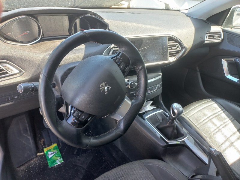 peugeot 308 sw del año 2019