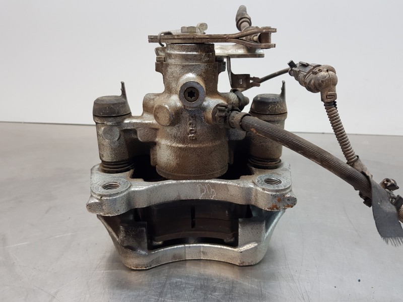 Recambio de pinza freno trasera derecha para iveco daily caja cerrada h2 referencia OEM IAM 5802137541  
