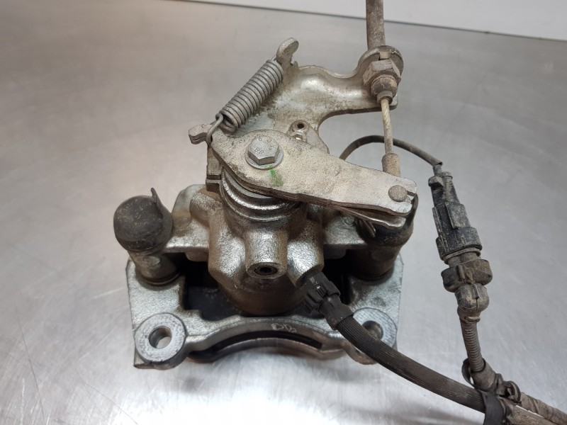 Recambio de pinza freno trasera derecha para iveco daily caja cerrada h2 referencia OEM IAM 5802137541  