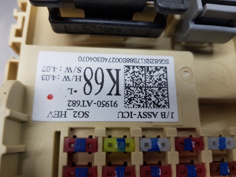 Recambio de caja reles / fusibles para kia niro hybrid referencia OEM IAM 91950AT682  