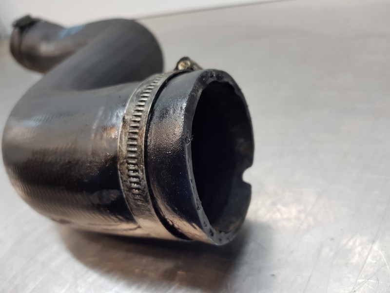 Recambio de tubo presion turbocompresor para iveco daily caja cerrada h2 referencia OEM IAM 5801303588  