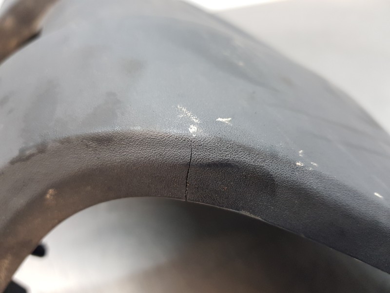 Recambio de puntera paragolpes trasera izquierda para iveco daily caja cerrada h2 referencia OEM IAM 5801541041 5801529830 