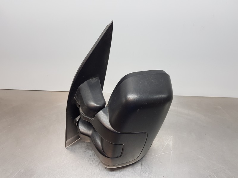 Recambio de retrovisor izquierdo para iveco daily caja cerrada h2 referencia OEM IAM 5801552556  