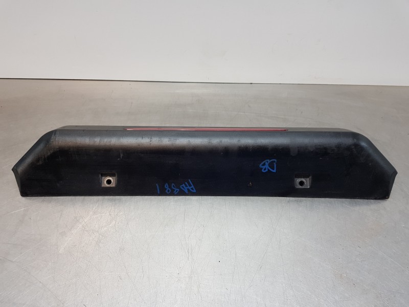 Recambio de luz central de freno para iveco daily caja cerrada h2 referencia OEM IAM 5801557592  