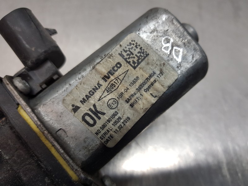 Recambio de elevalunas delantero izquierdo para iveco daily caja cerrada h2 referencia OEM IAM 5801901053  