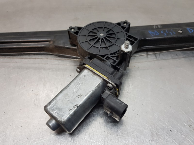 Recambio de elevalunas delantero derecho para iveco daily caja cerrada h2 referencia OEM IAM 5801901052  