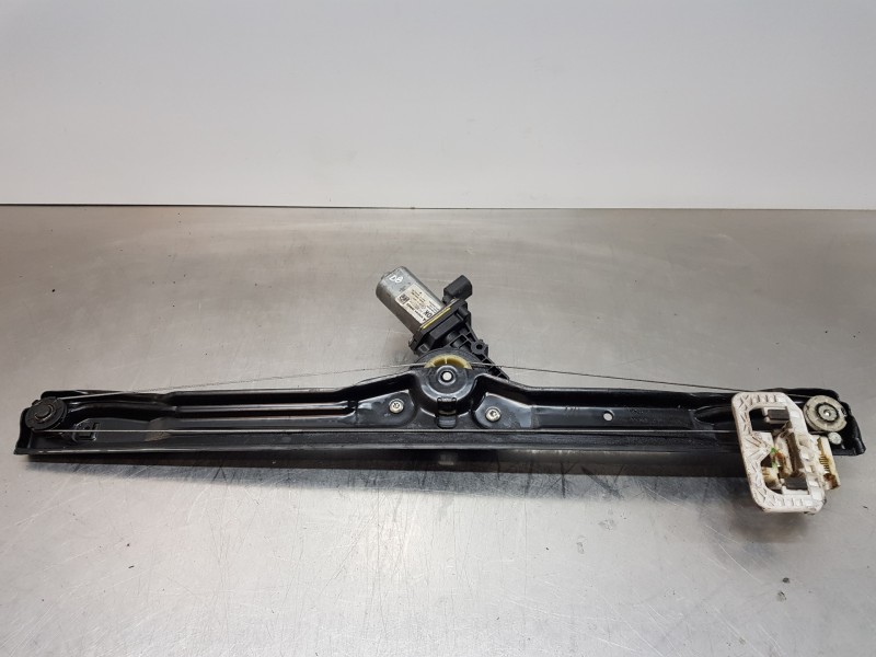 Recambio de elevalunas delantero derecho para iveco daily caja cerrada h2 referencia OEM IAM 5801901052  