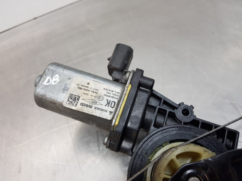 Recambio de elevalunas delantero derecho para iveco daily caja cerrada h2 referencia OEM IAM 5801901052  