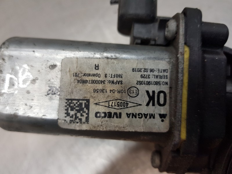 Recambio de elevalunas delantero derecho para iveco daily caja cerrada h2 referencia OEM IAM 5801901052  