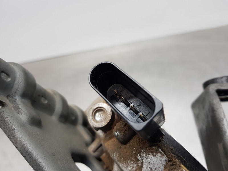 Recambio de motor limpia delantero para iveco daily caja cerrada h2 referencia OEM IAM 5801463566 W000051914 