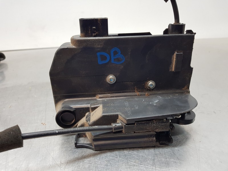 Recambio de cerradura puerta delantera derecha para iveco daily caja cerrada h2 referencia OEM IAM 580152930200 58015293020 